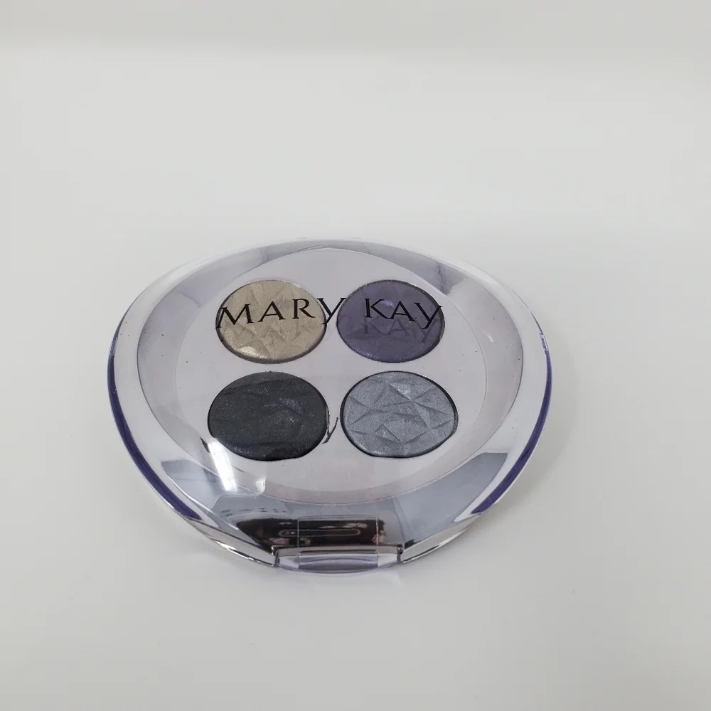 🌟💫Host Pick🌟💫NIB Mary Kay Eyeshadow Palette- Paris Starlight